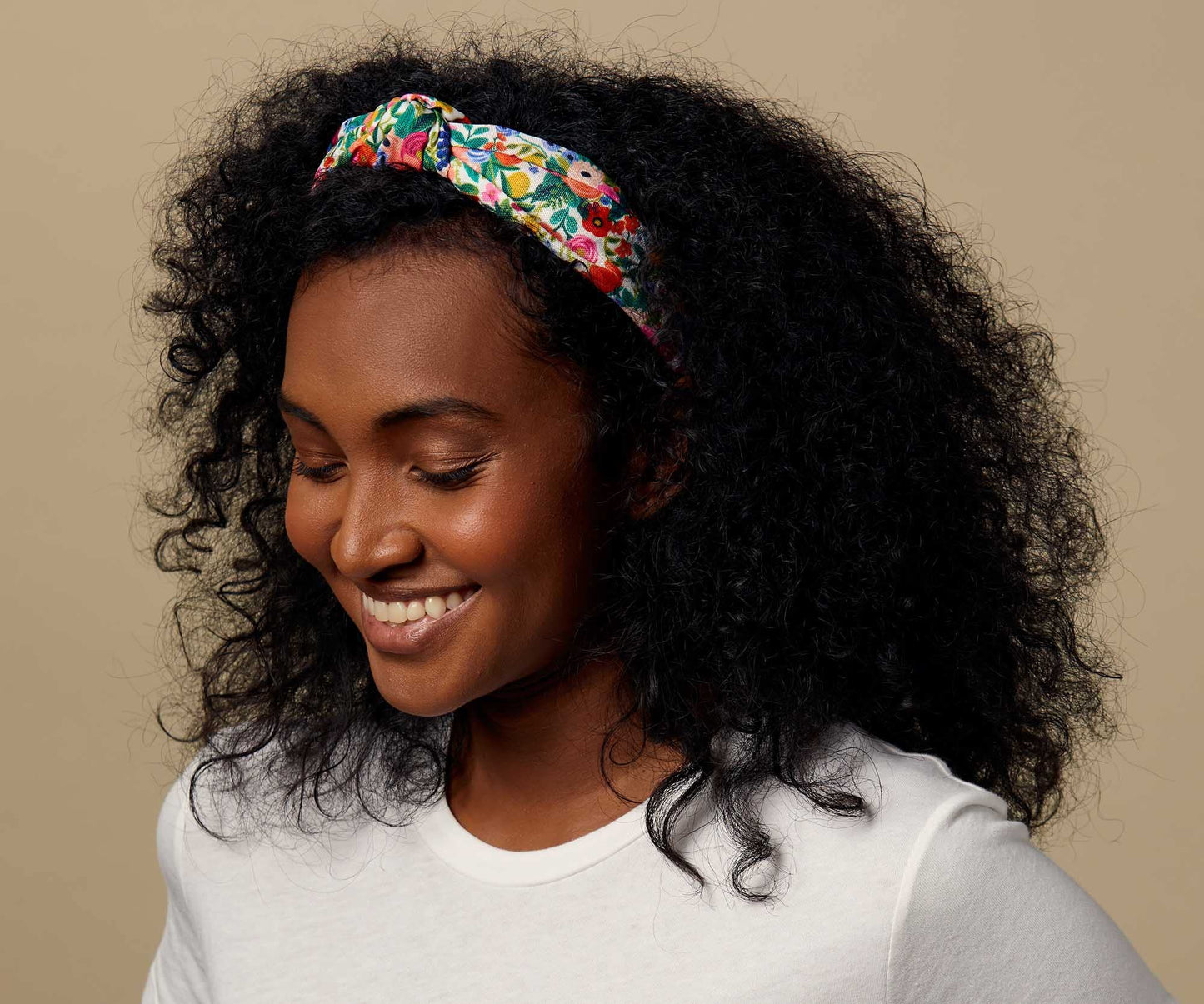 RIFLE PAPER CO. Garden Party Knotted Fabric Headband | Signature Bright Floral Pattern, Top Off Your Outfit. Covered Plastic Band Durable for Everyday Use (Gift for Mom, Teen, Girl)