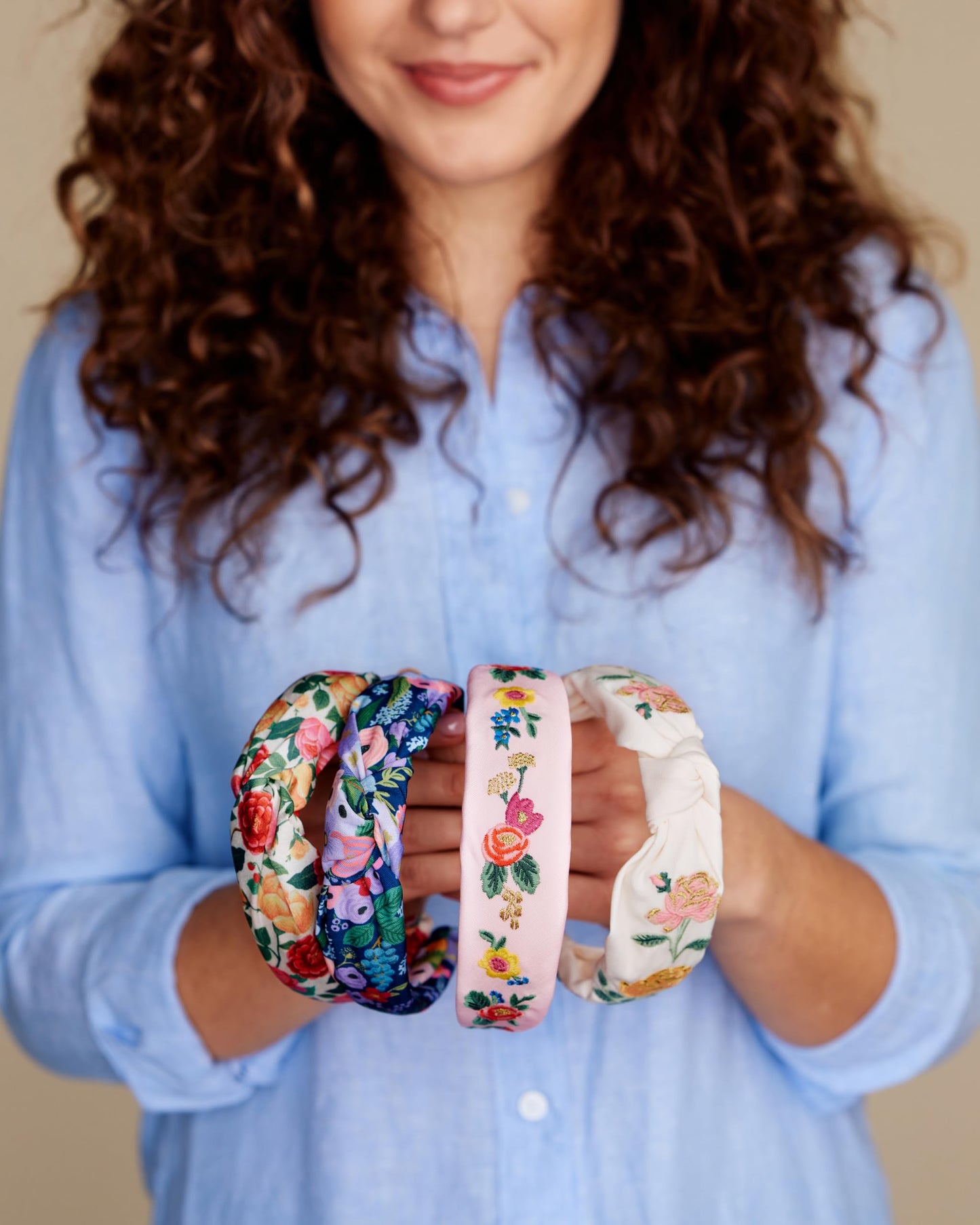 RIFLE PAPER CO. Garden Party Knotted Fabric Headband | Signature Bright Floral Pattern, Top Off Your Outfit. Covered Plastic Band Durable for Everyday Use (Gift for Mom, Teen, Girl)