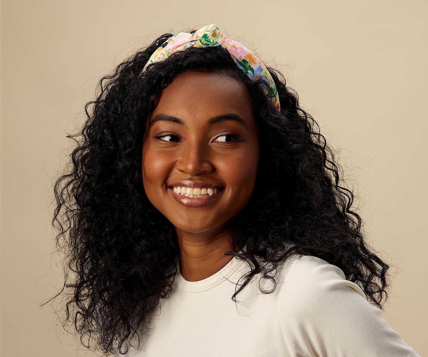 RIFLE PAPER CO. Garden Party Knotted Fabric Headband | Signature Bright Floral Pattern, Top Off Your Outfit. Covered Plastic Band Durable for Everyday Use (Gift for Mom, Teen, Girl)